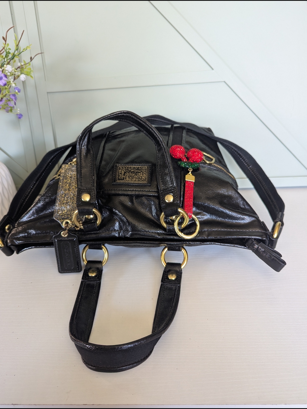 Vintage Y2K-era Coach Poppy Daisy Liquid Gloss Black Patent Leather Tote - Picture 11 of 14
